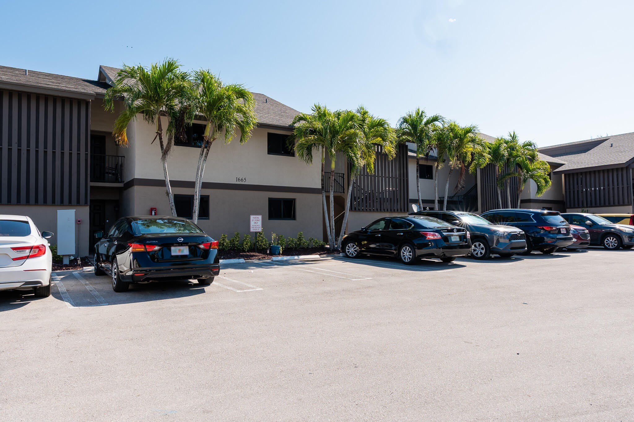 1665 Cabot Lane – photo 1
