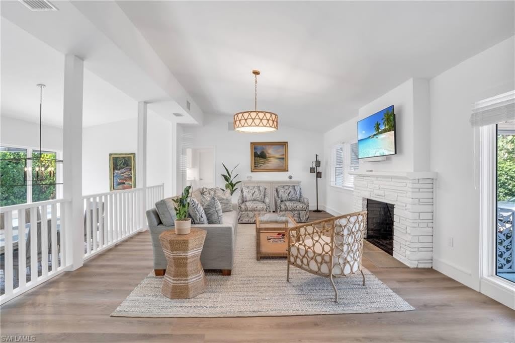 617 Gulf Shore Blvd N – photo 2