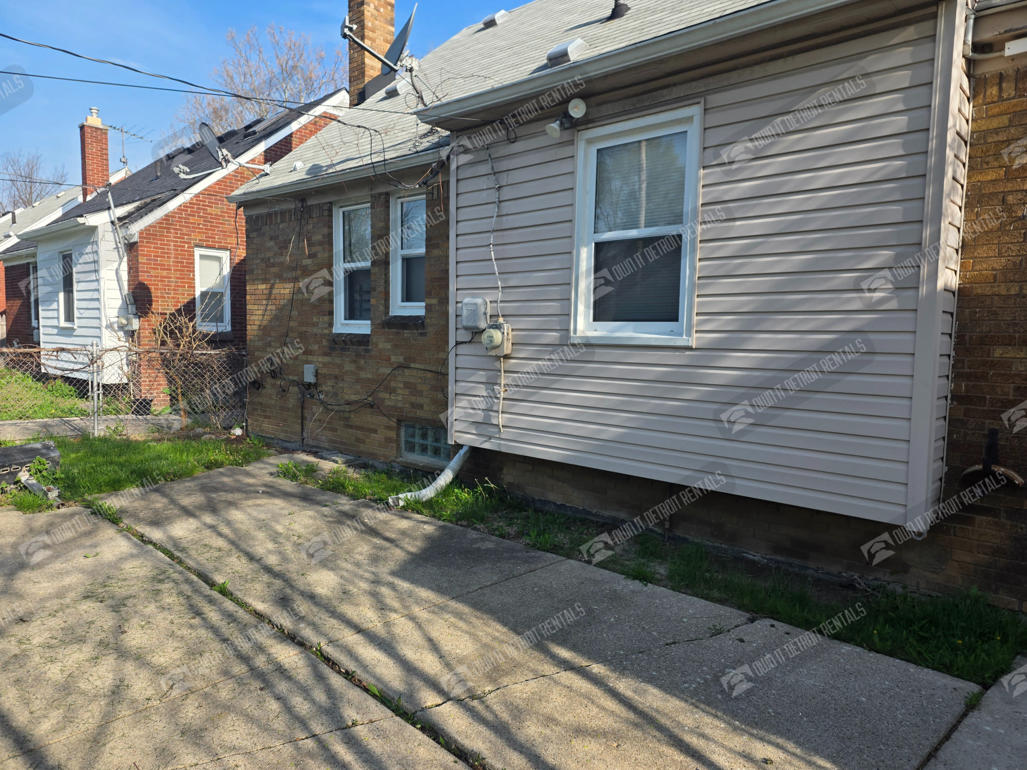 16670 Collingham Dr – photo 4