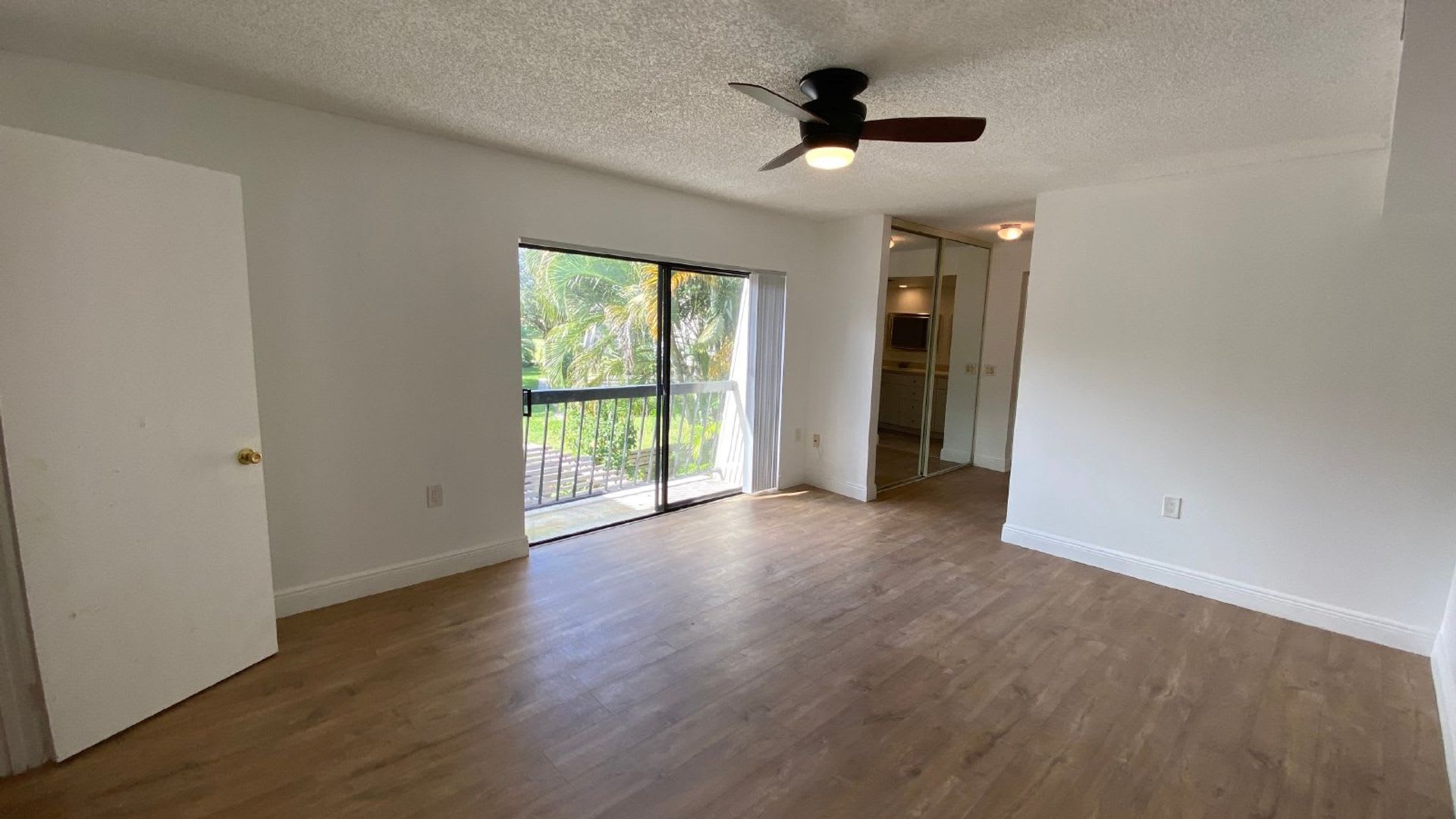 Charming 2-Bed Oasis with 2.5 Baths in Prime Palm Beach Gardens Location! – photo 3