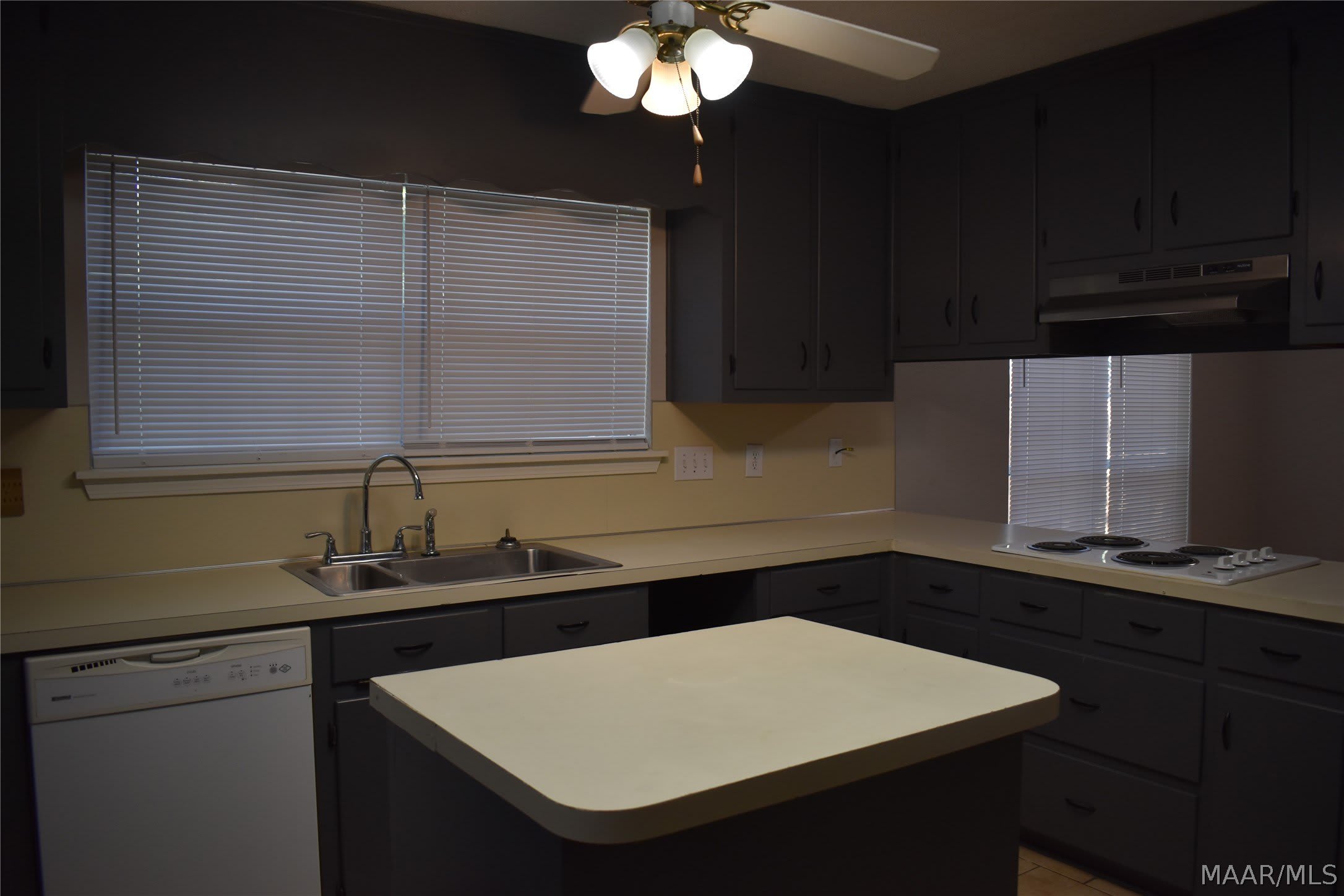 3001 SUTTON Drive – photo 5