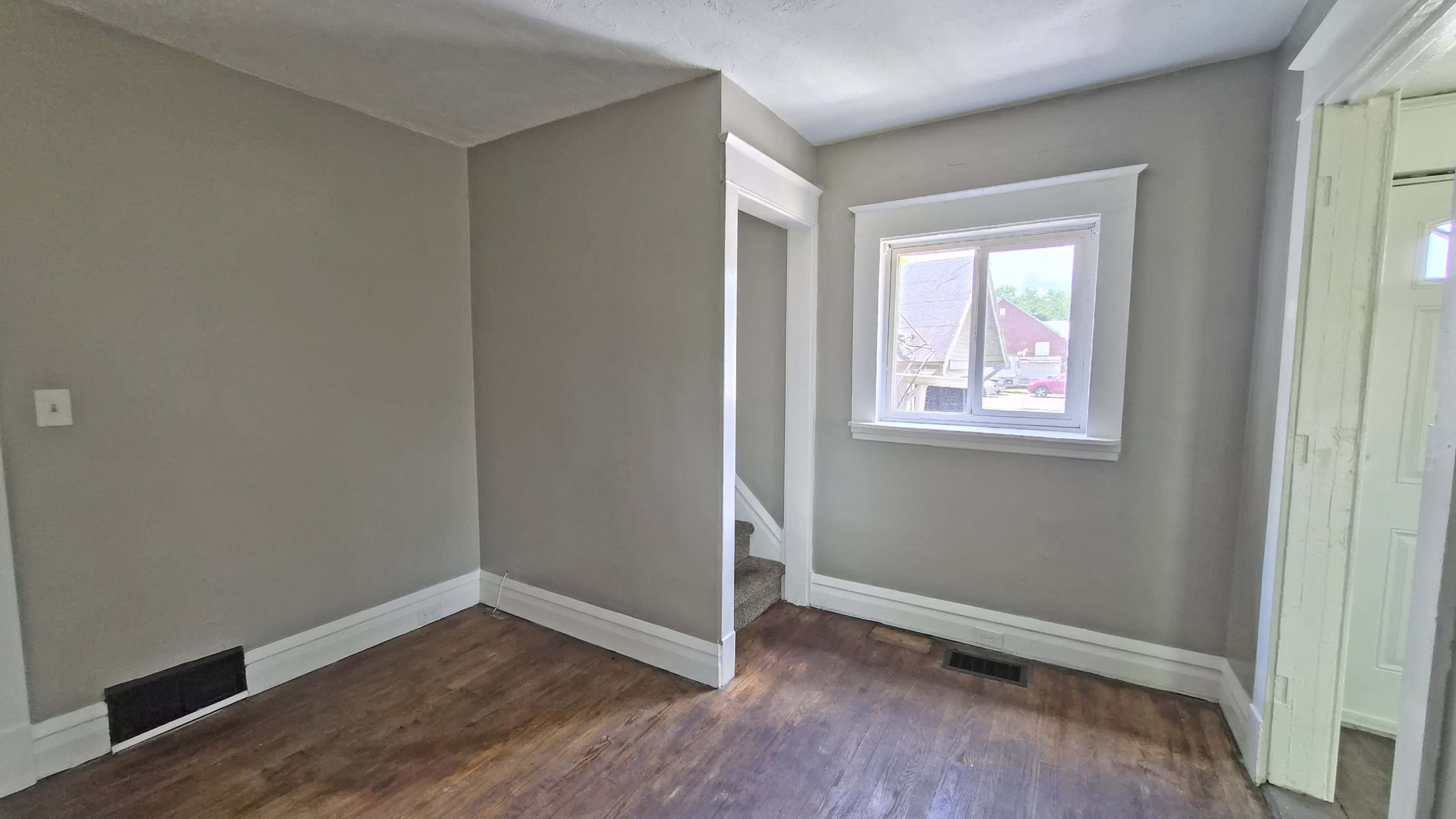 2311 Oakwood Avenue – photo 2