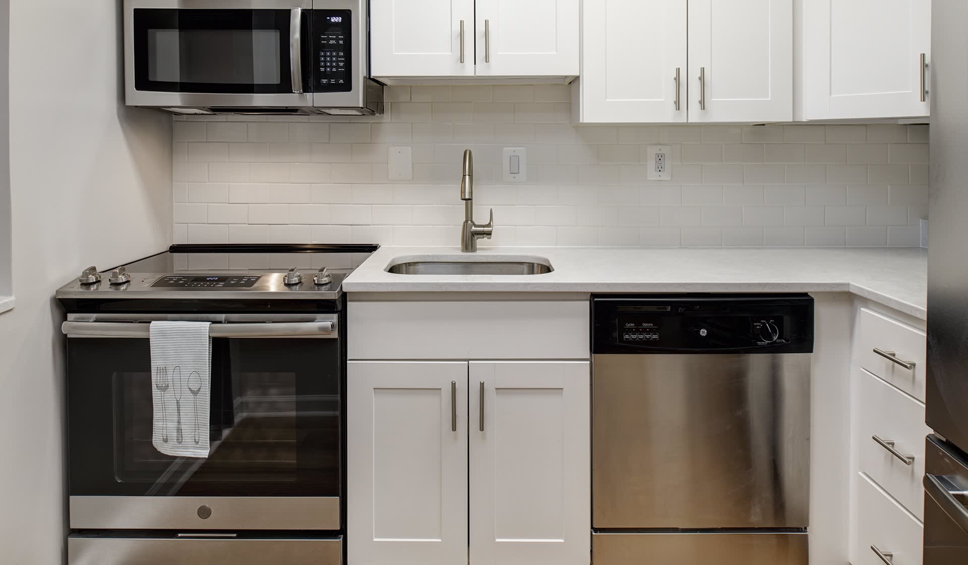 Latrobe Apartments – photo 5