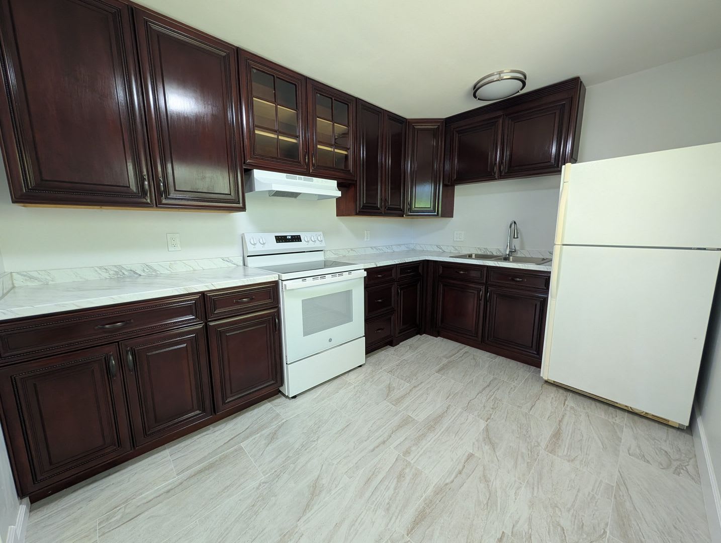 Beautifully renovated 2/1 Apt in Palm Springs, ready to move in! – photo 3