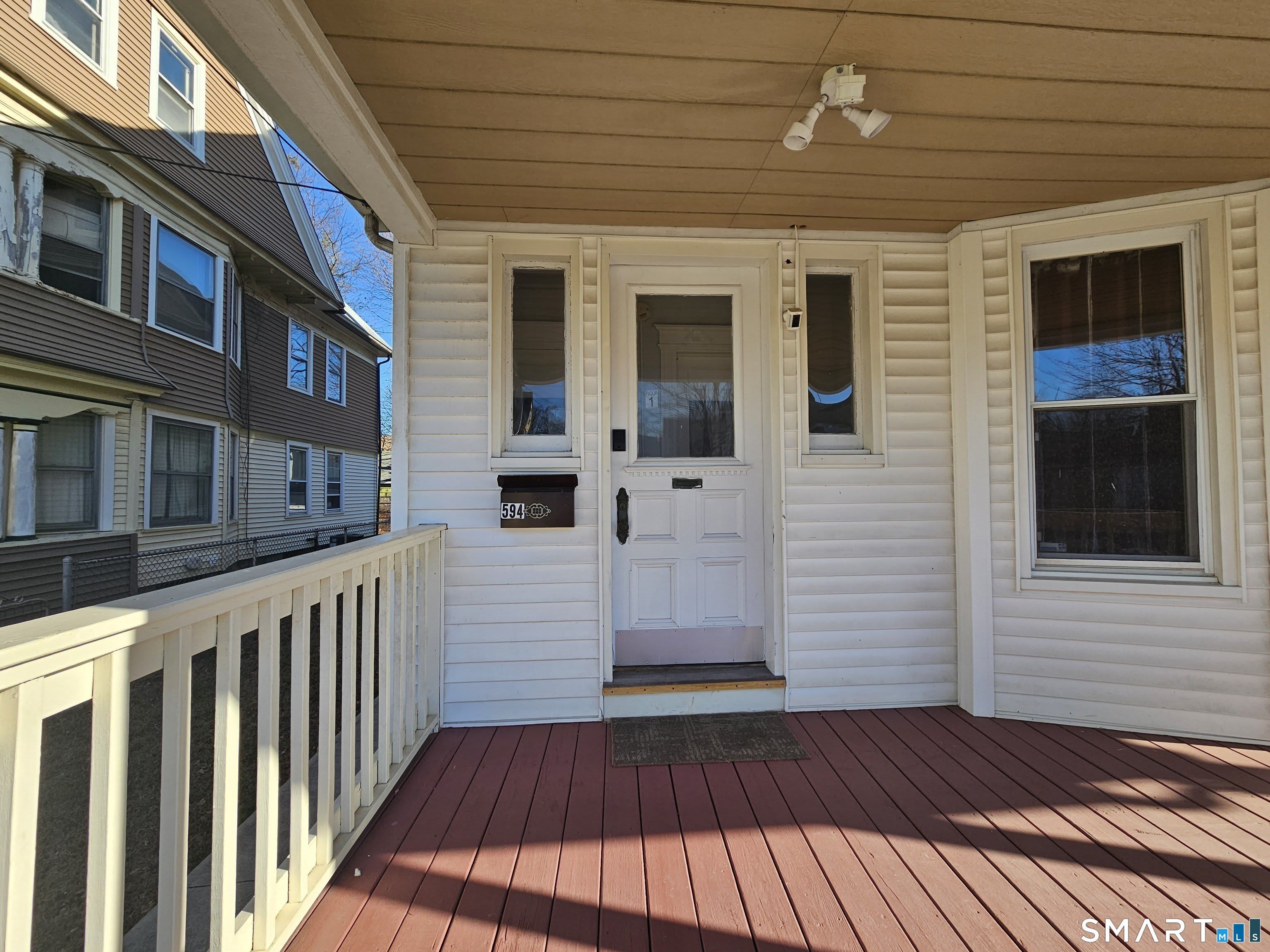 592 Laurel Avenue – photo 2