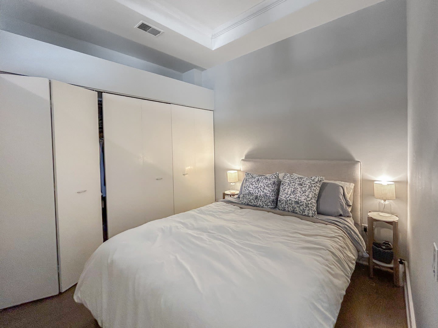 212 W Washington Street – photo 3