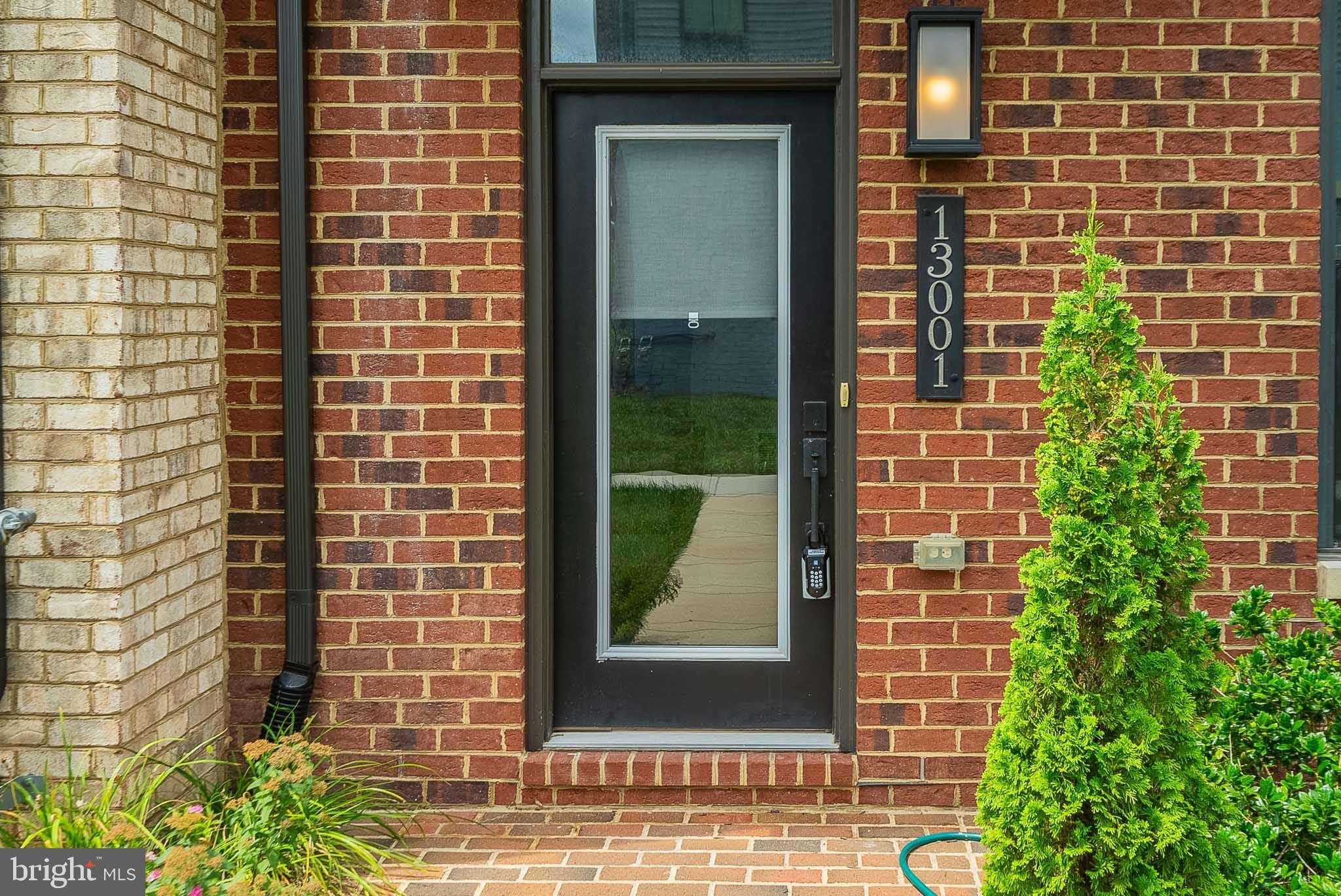 13001 HATTONTOWN Square – photo 1