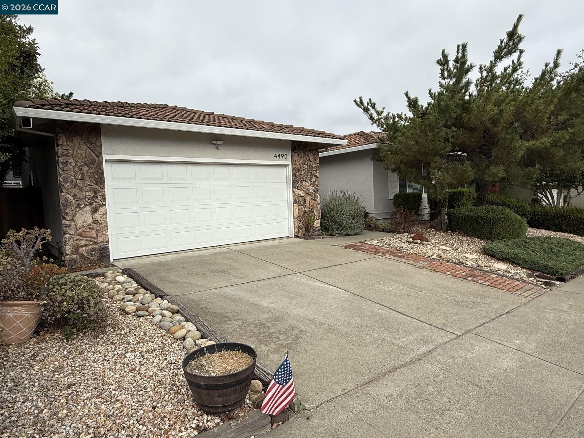 4490 Leatherwood Ct – photo 2