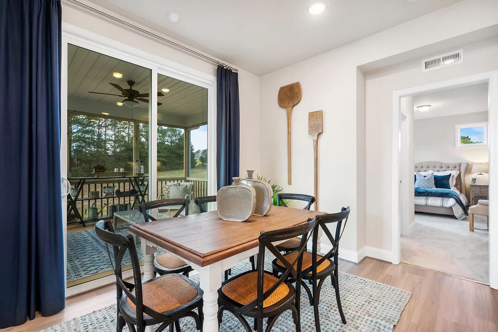 Room in 5 Bedroom Home at Gunderson Ln – photo 3