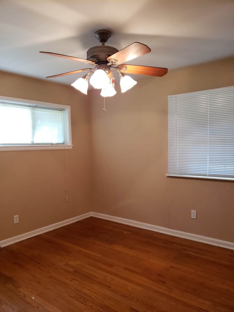 MOVE IN SPECIAL 1/2 OFF 1st MONTHS RENT – photo 5