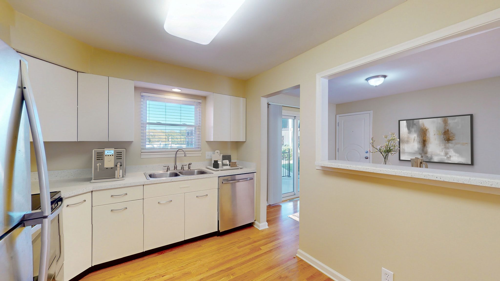 Courtyard Apartments – photo 2