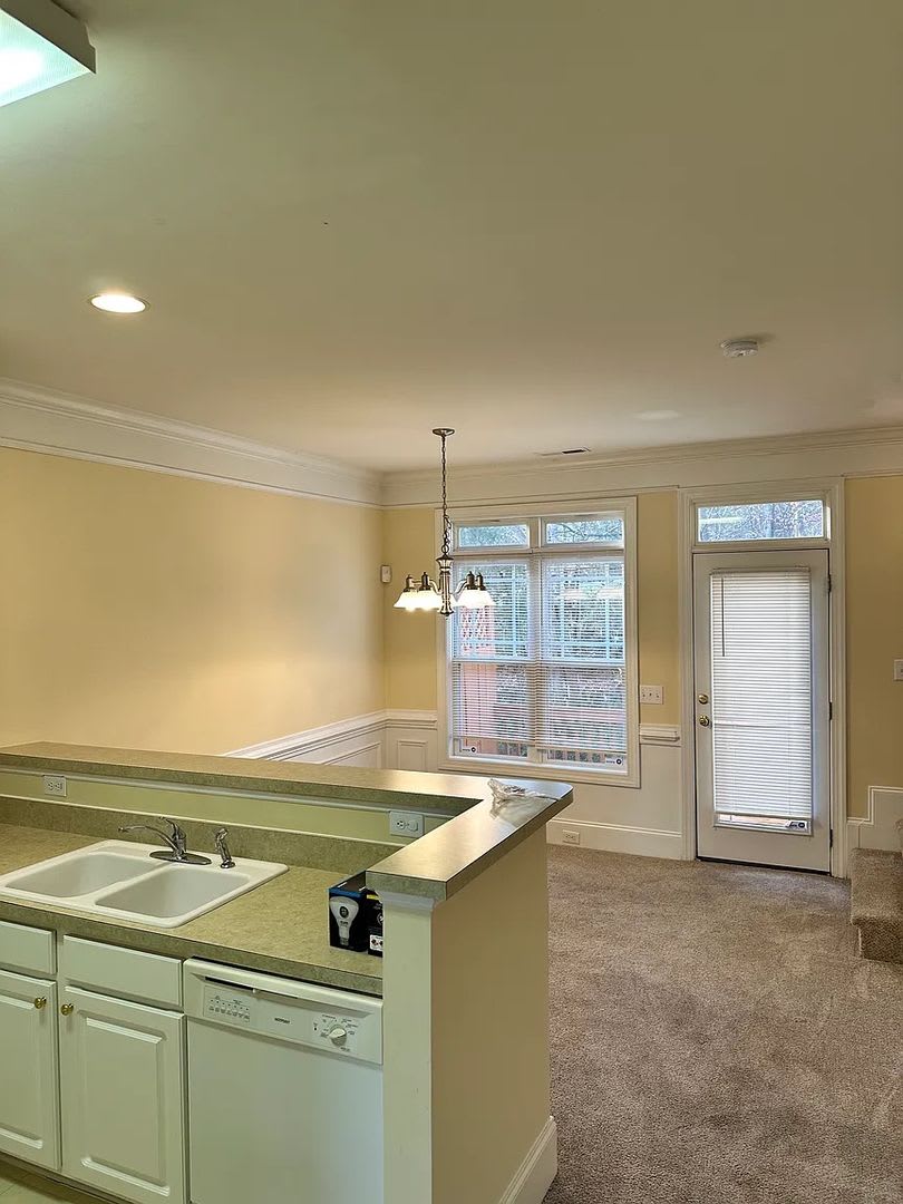 Room In 2 Bedroom Home At Windermere Dr – photo 5