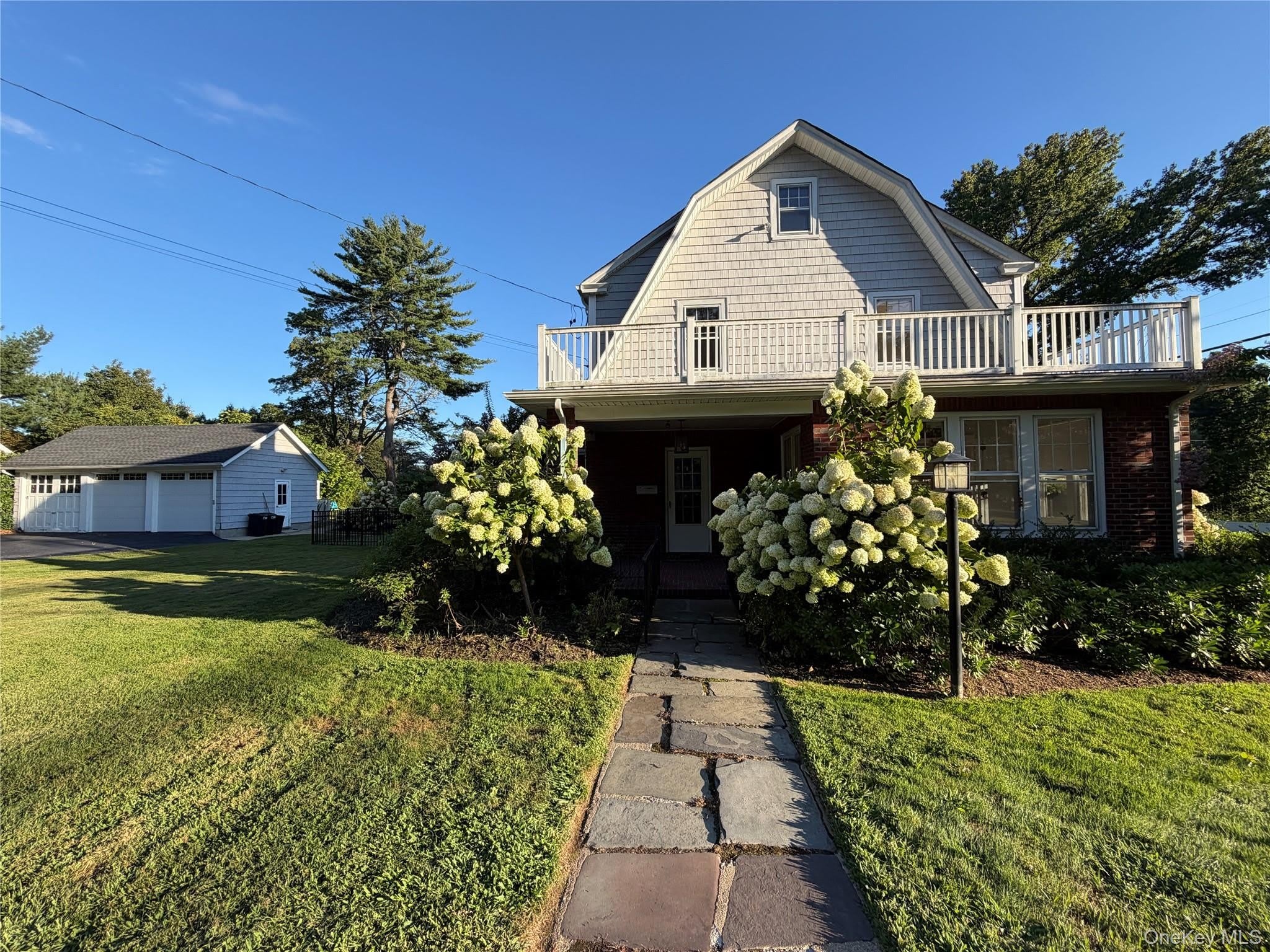 160 W Neck Road – photo 2