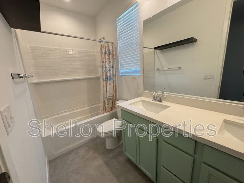 10213 W Fairmount Ave – photo 5