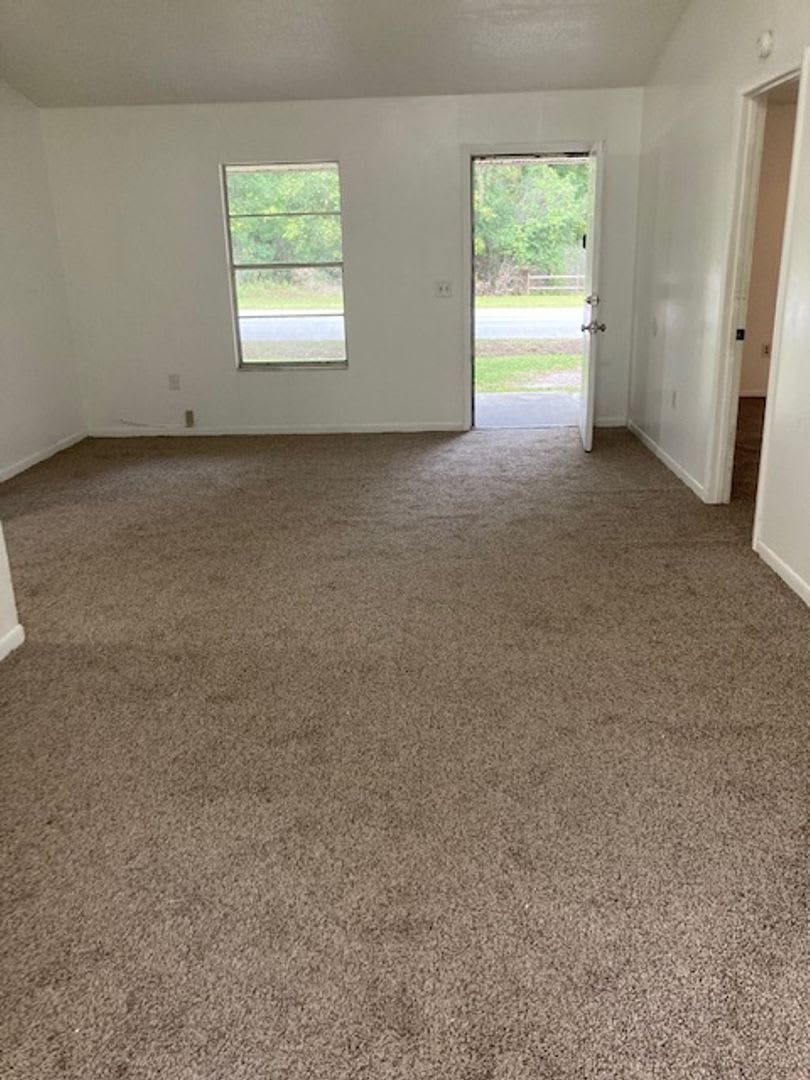 1ST MONTH FREE RENT 3 Bed 2 Bath Home – photo 3
