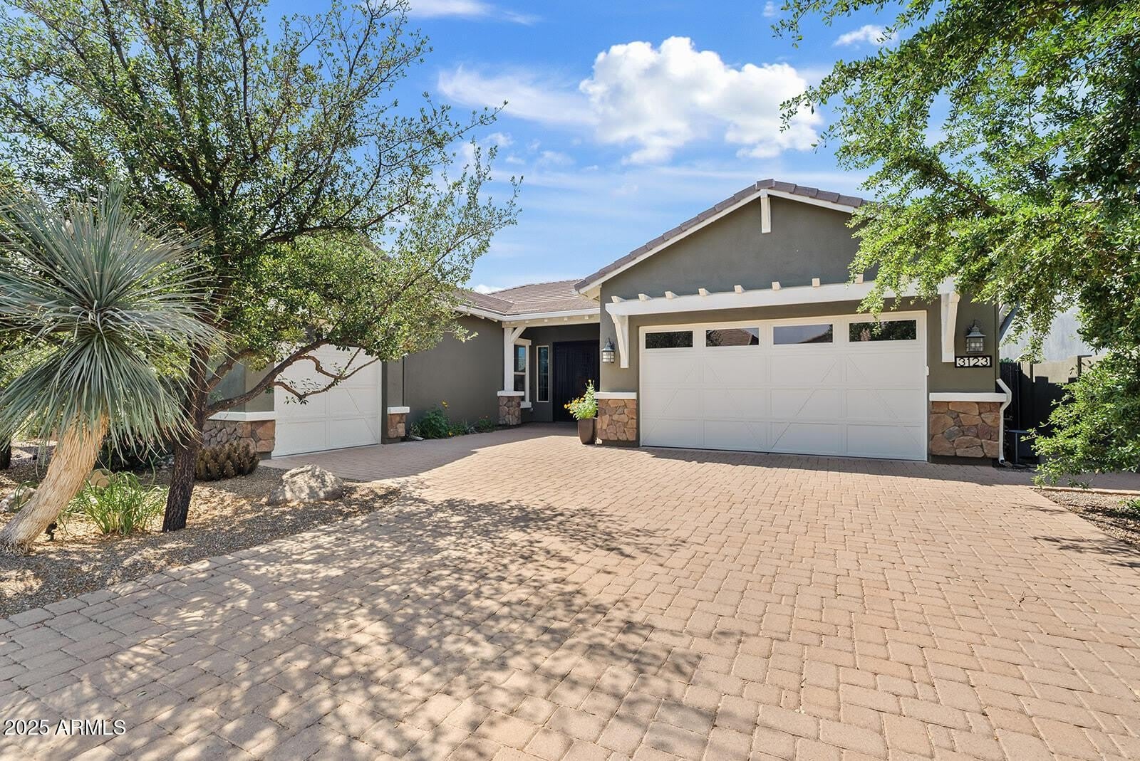 3123 E Cat Balue Drive – photo 1