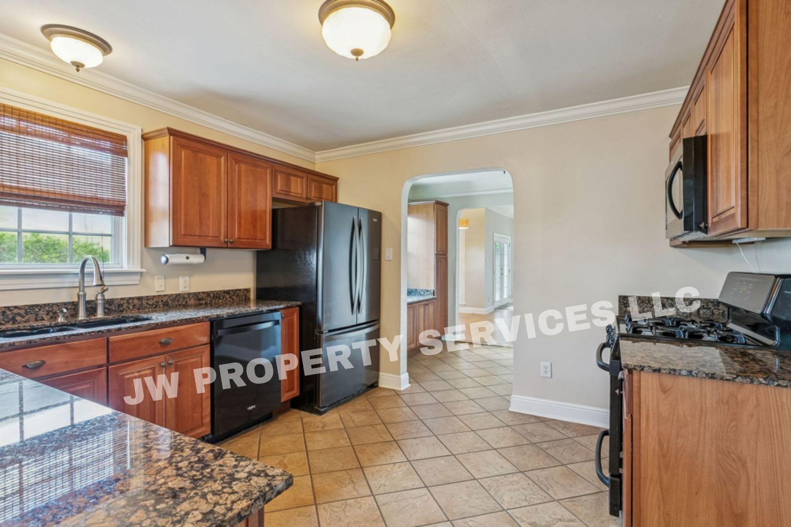 New Spacious Cozy 4 Bedroom Home – photo 5