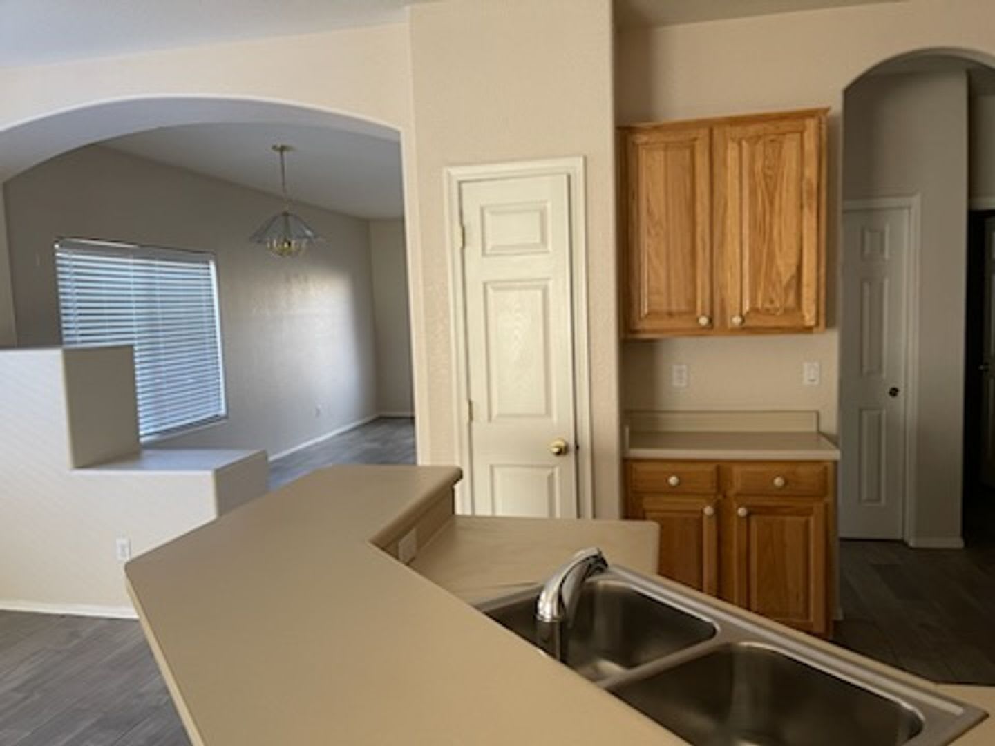 4 bedroom 2 bath in Goodyear – photo 5