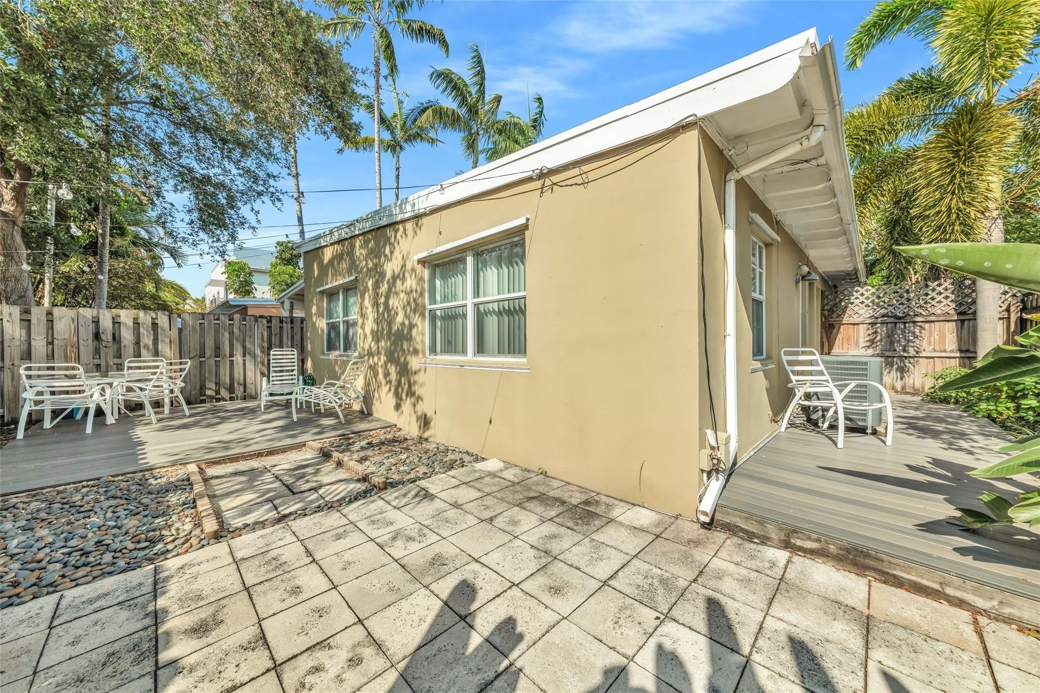 805 NE 17th Avenue – photo 2