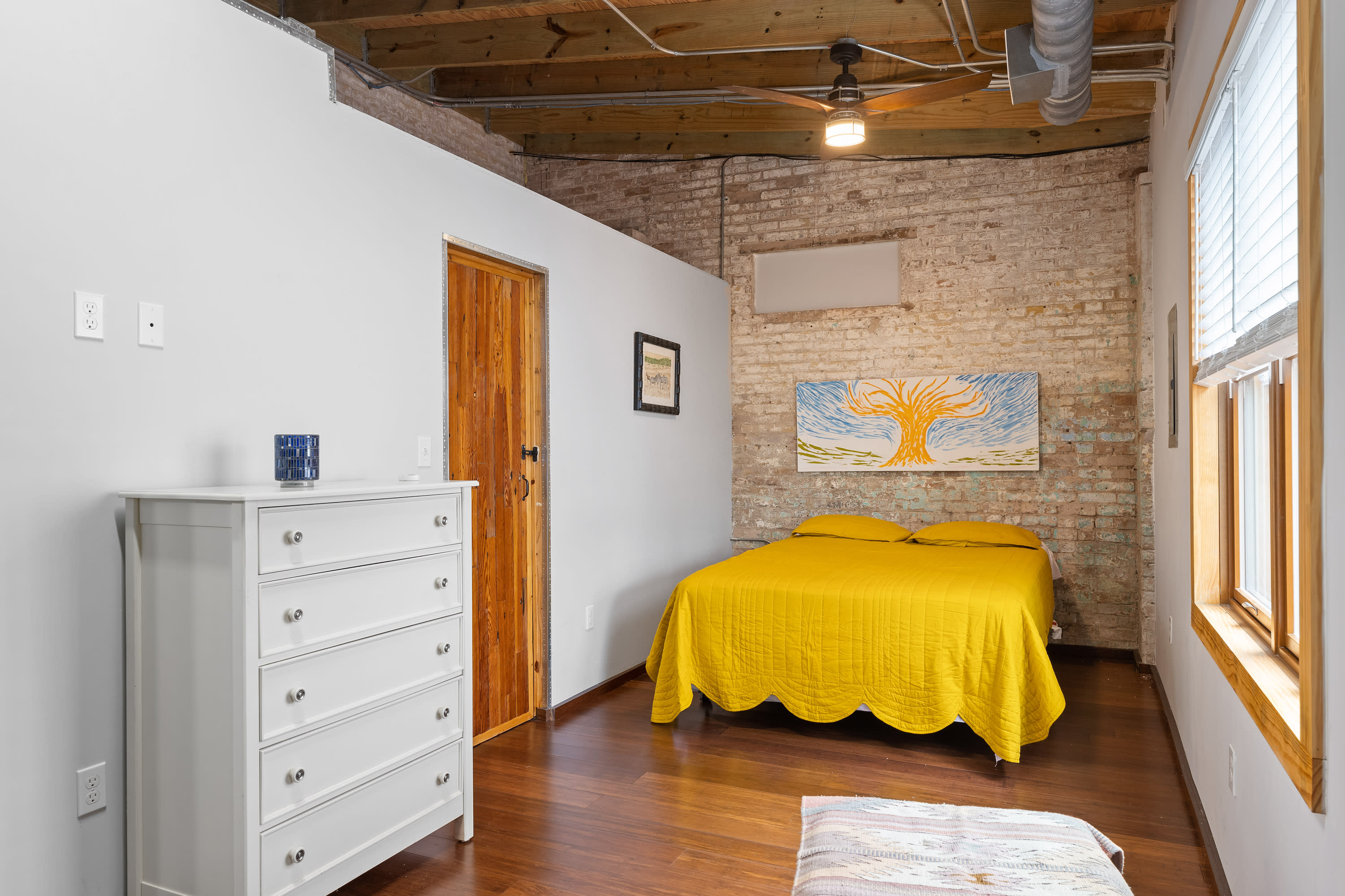 1500 East Madison Street – photo 5