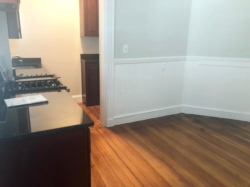 12 Lincoln Ave. – photo 5