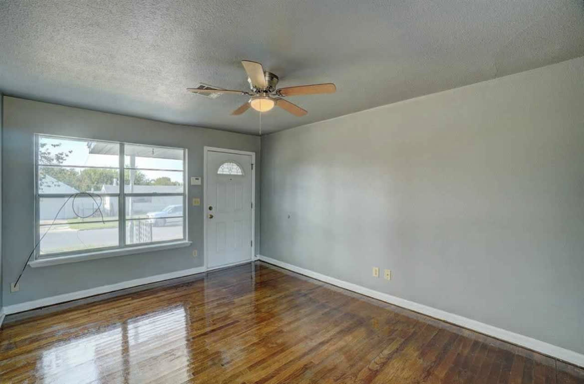 5325 Northwest Euclid Avenue – photo 3