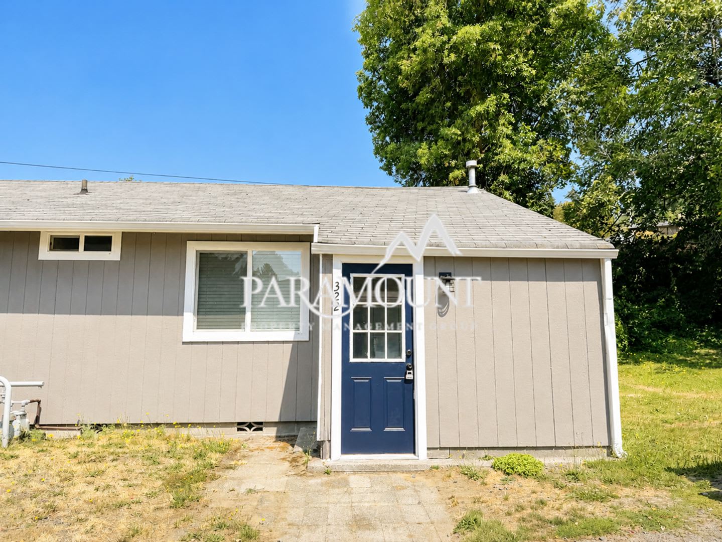 Charming 1 Bed / 1 Bath, Centrally Located! – photo 2