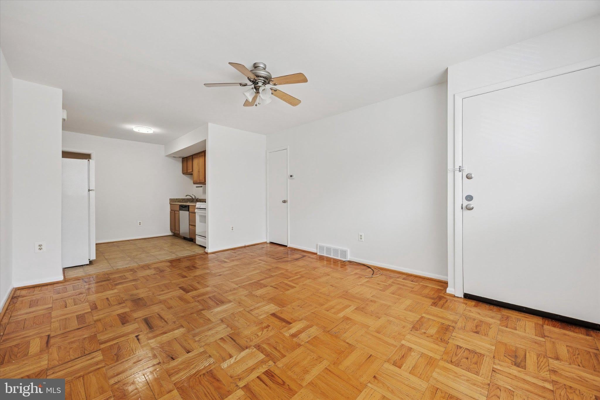 348 RIPKA Street – photo 4