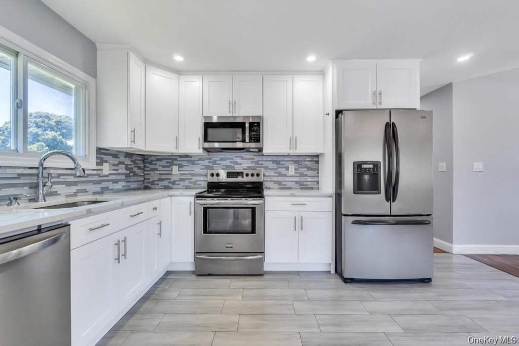 220 Adirondack Drive – photo 2
