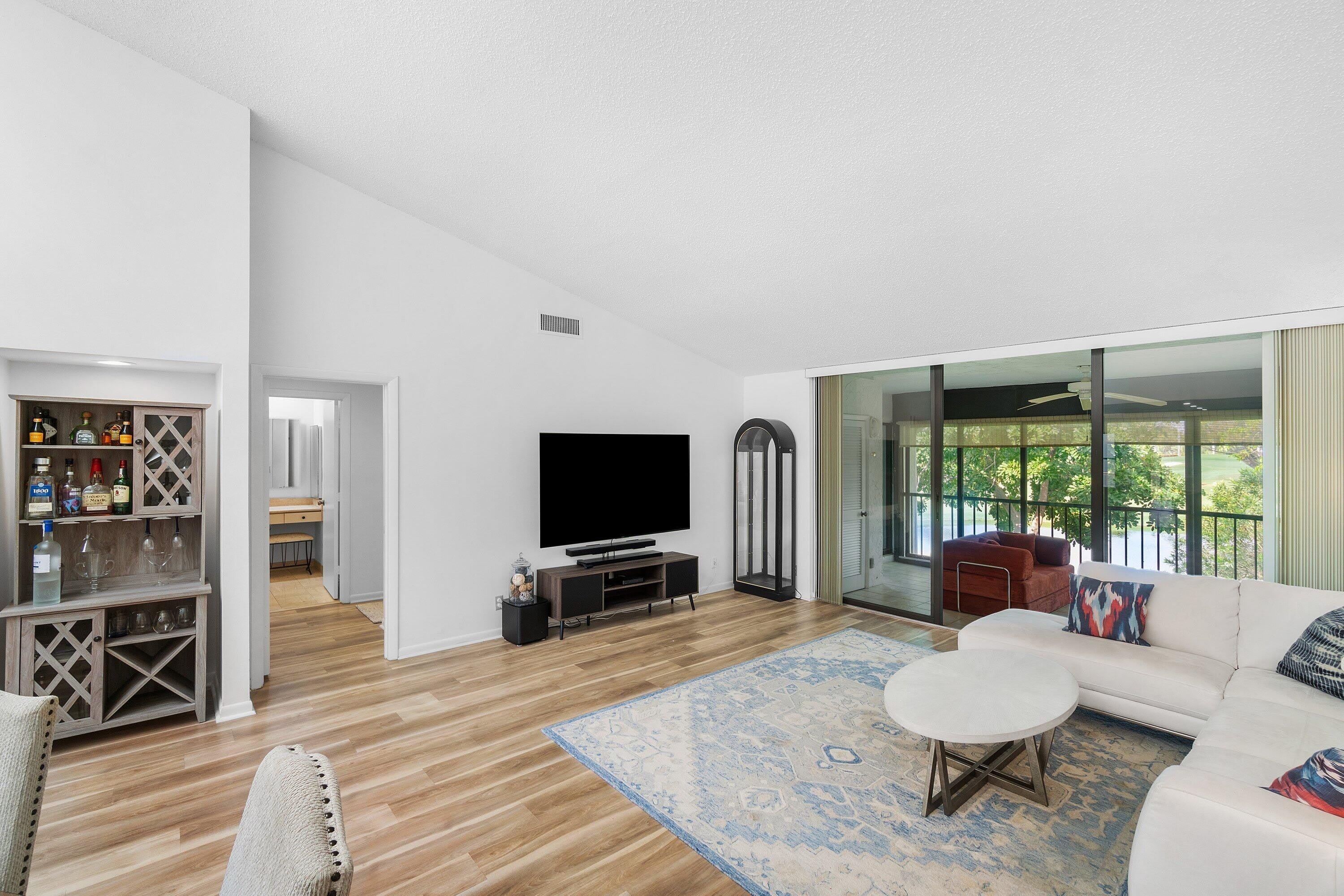 61 Eastgate Drive – photo 5