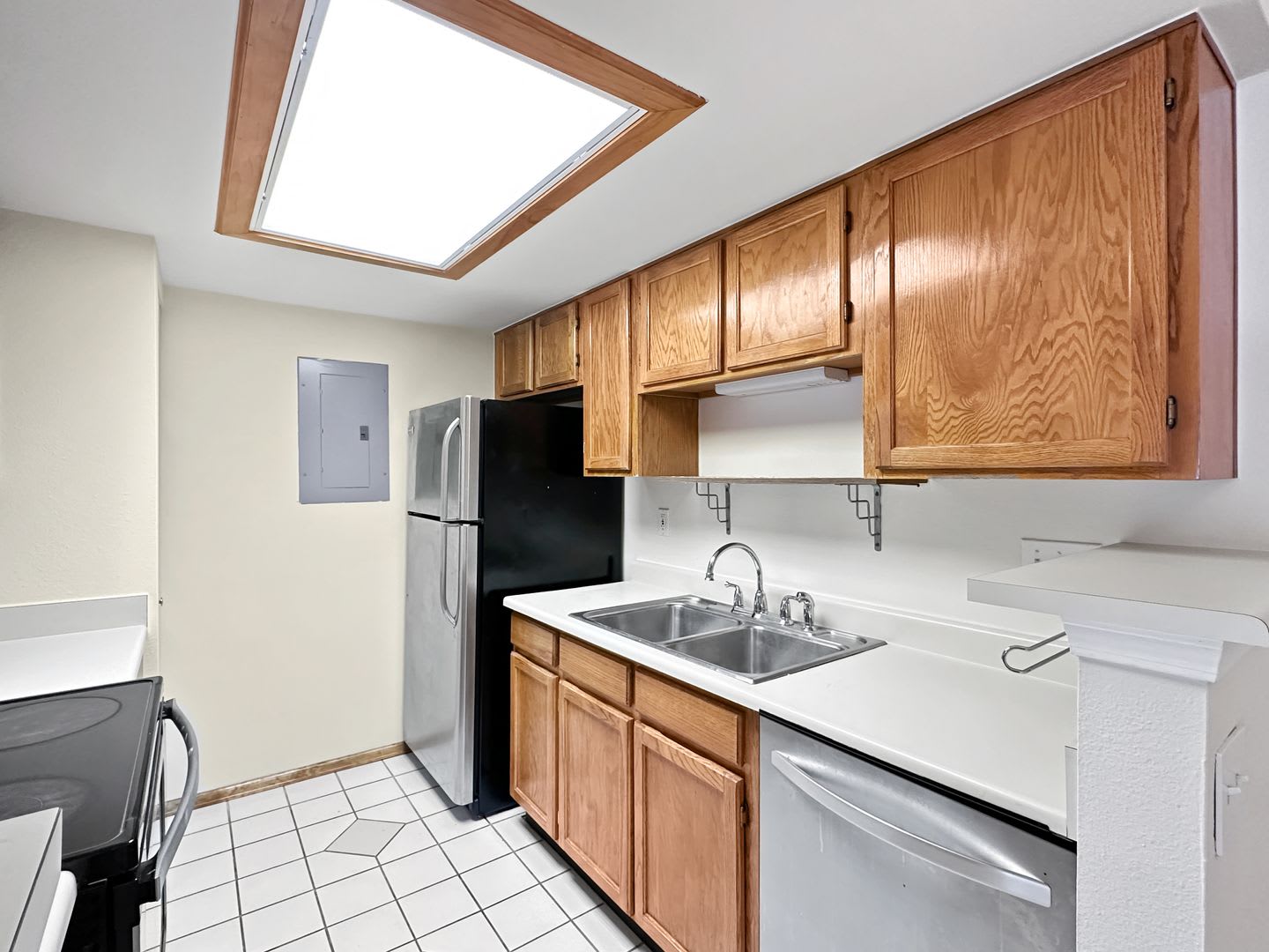 Charming 2-Bedroom Condo in Prime Location – photo 5