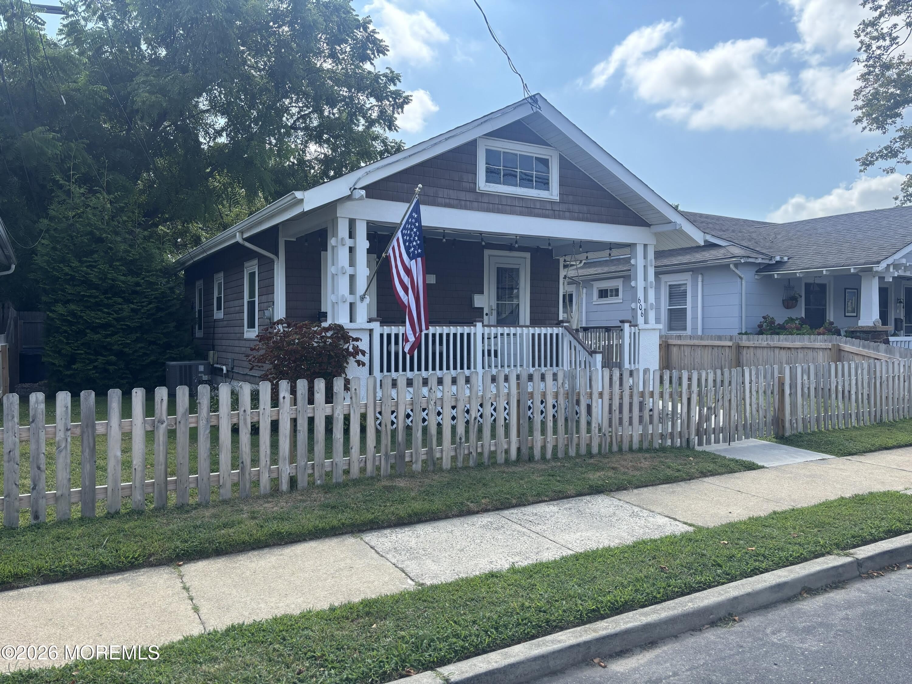 606 Hammond Avenue – photo 1