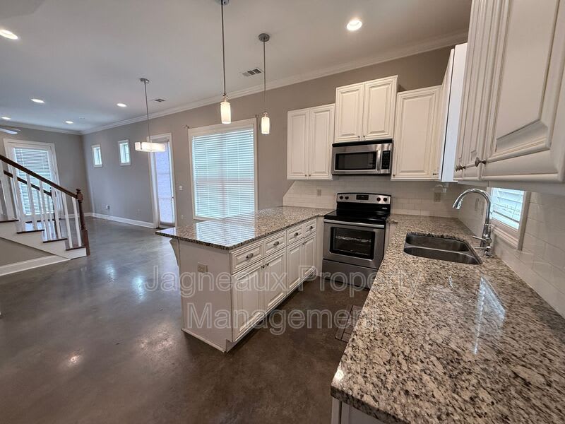 108 Shallowford Dr – photo 4