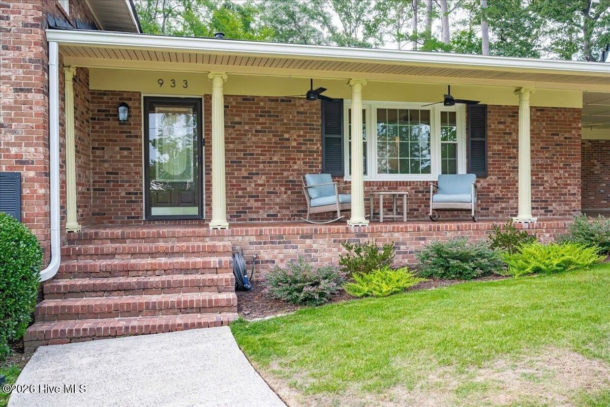 933 Campbellton Drive – photo 1