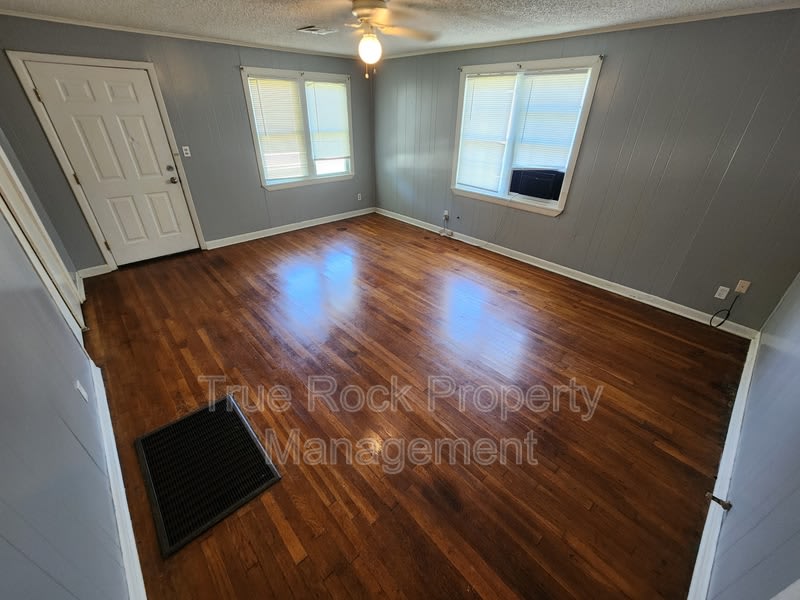 401 W 13th – photo 2