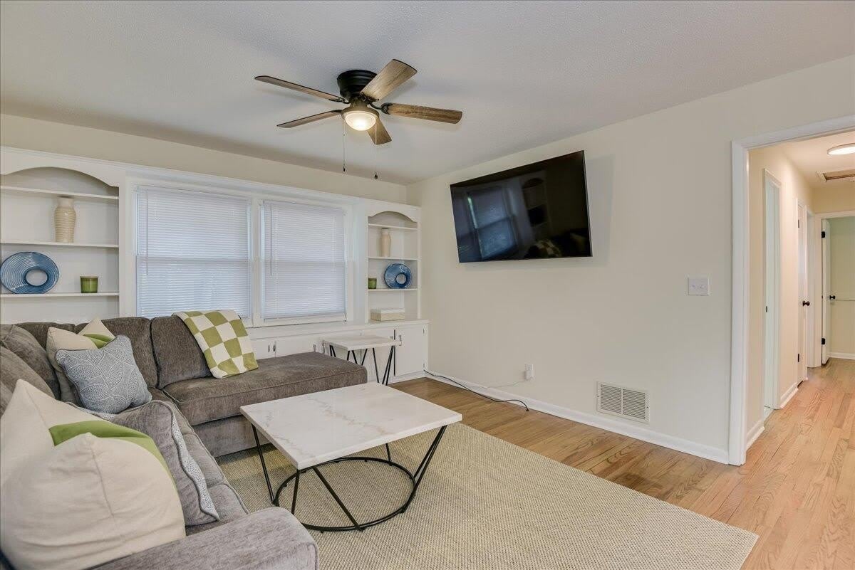 1209 Azalea Drive – photo 5