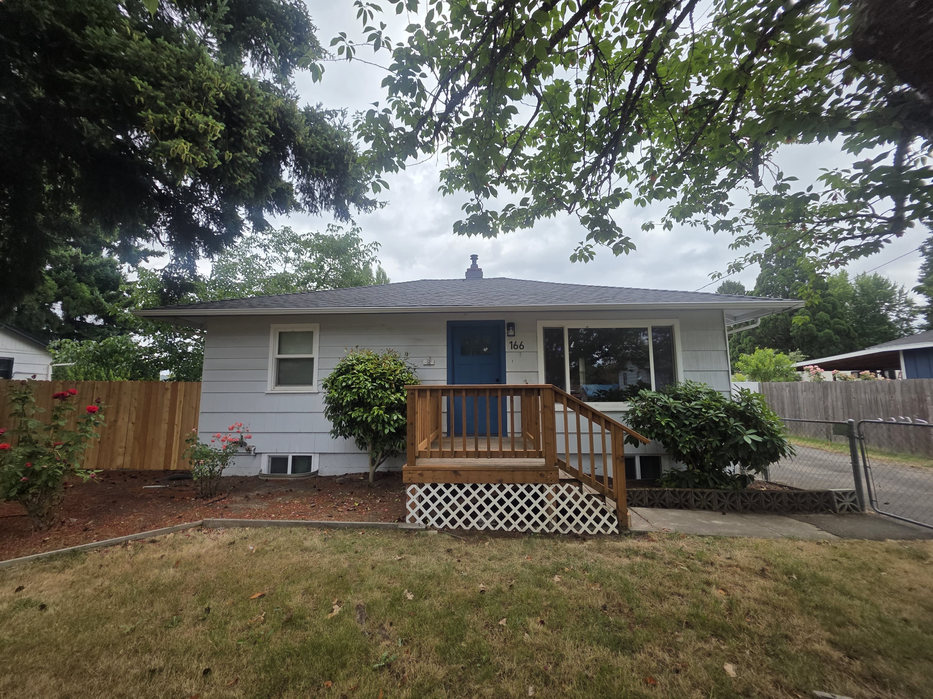 166 Draper Street Northeast – photo 1