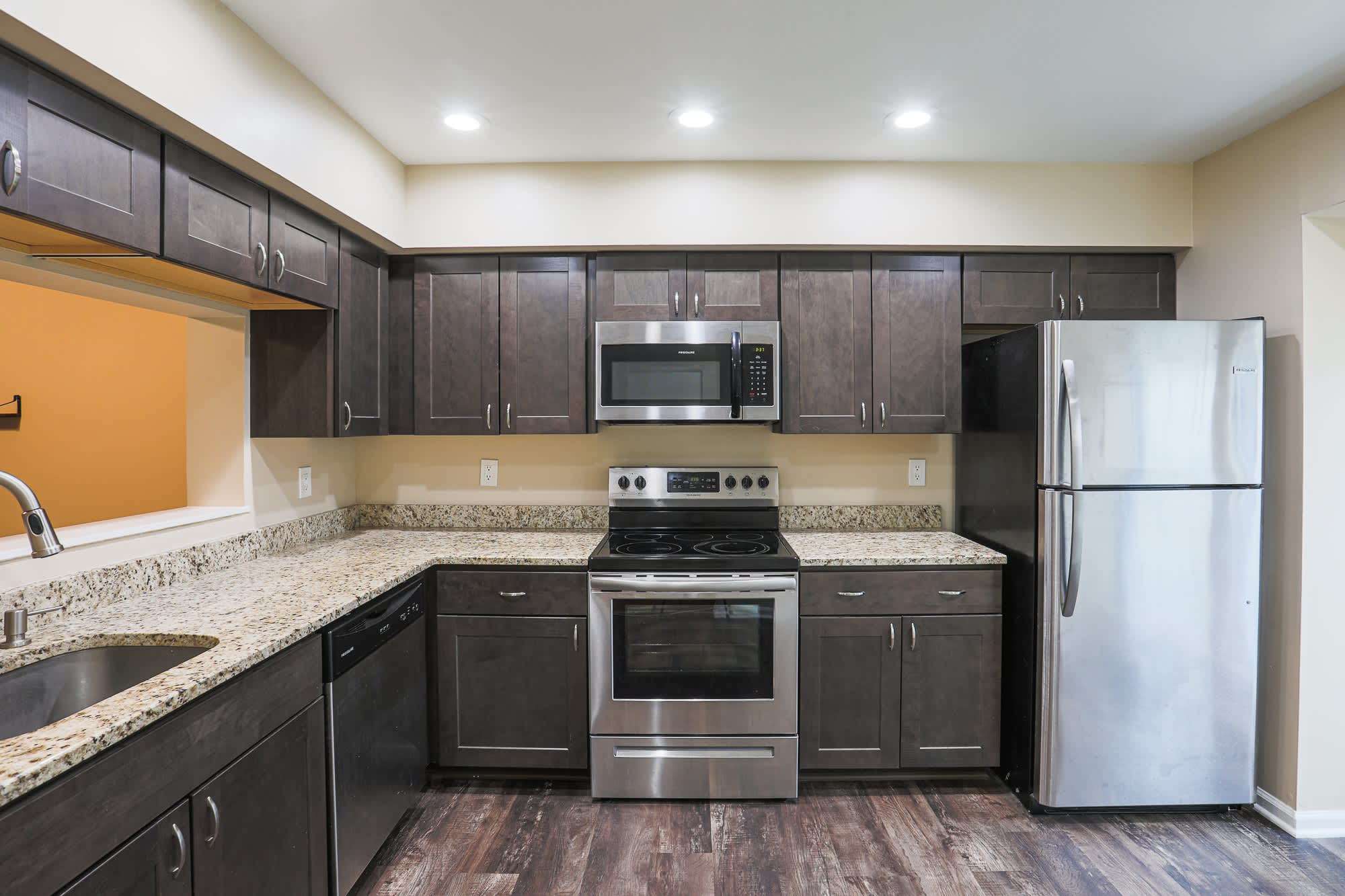 1020 Dartmouth Glen Way – photo 2