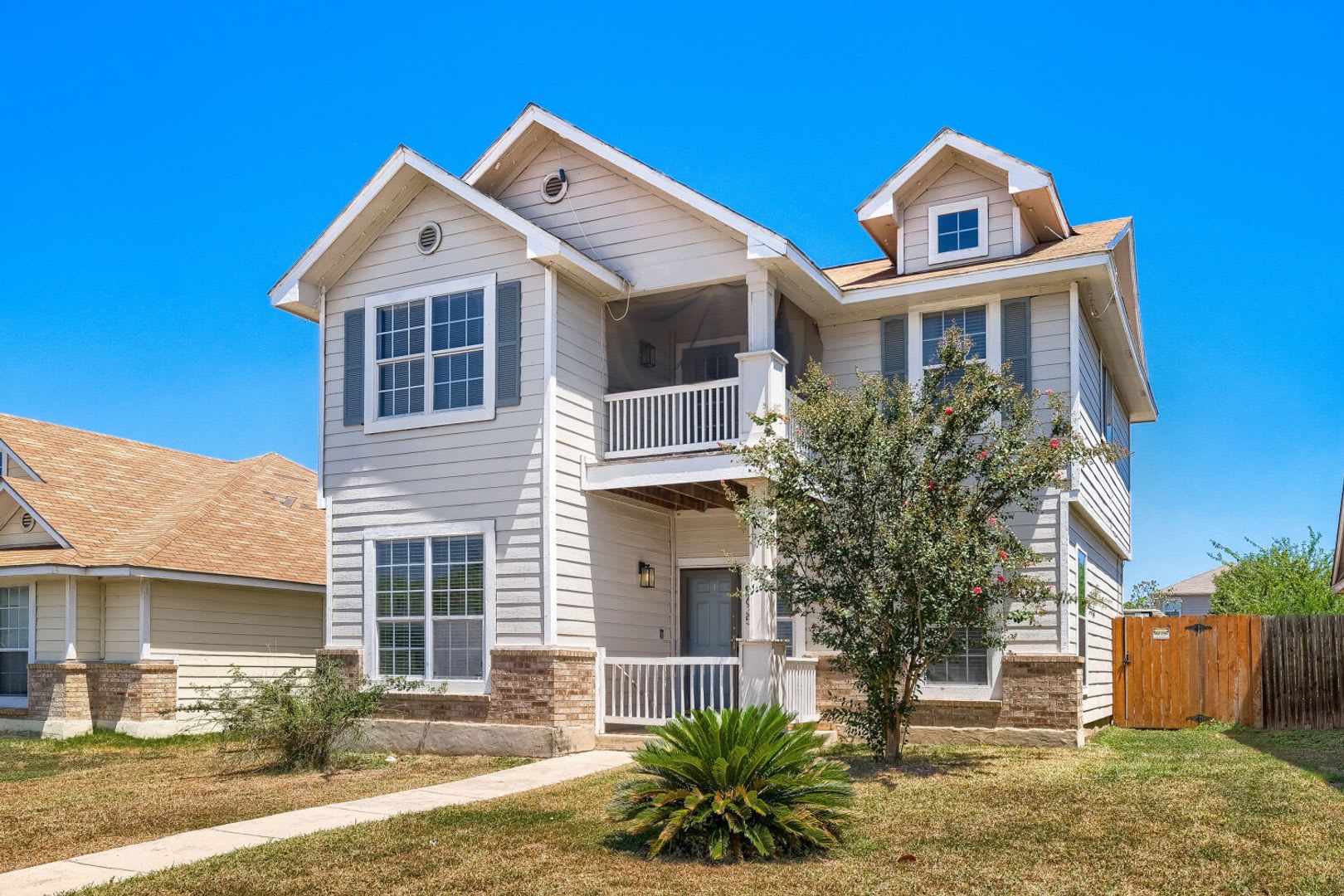 Updated Two Story Home With Hot Tub – photo 2