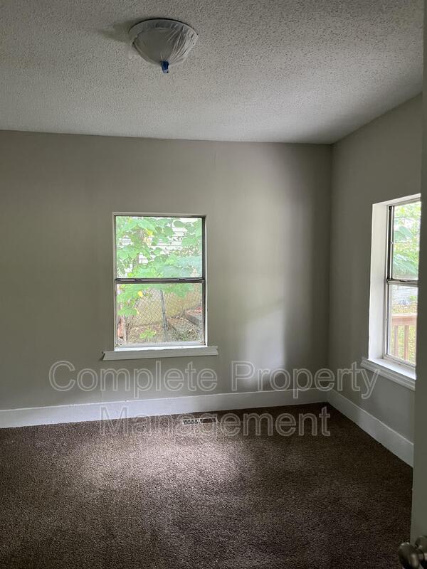 1434 Thomason Avenue – photo 5