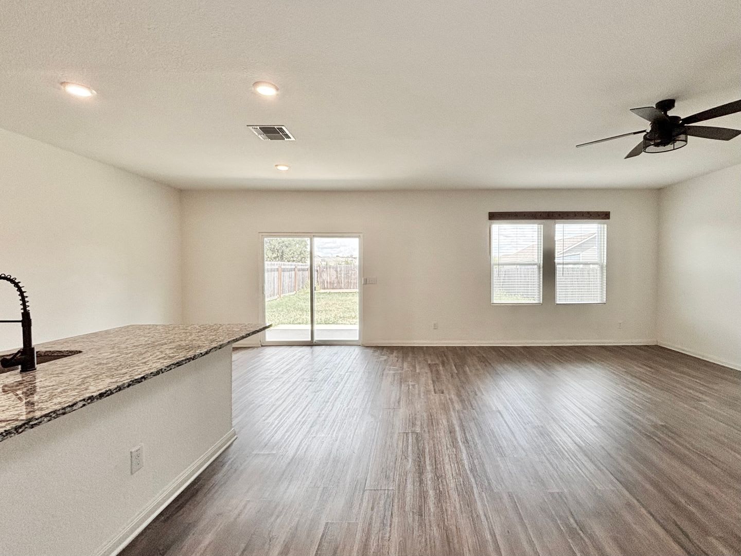 Spacious 4 Bedroom Home – photo 4