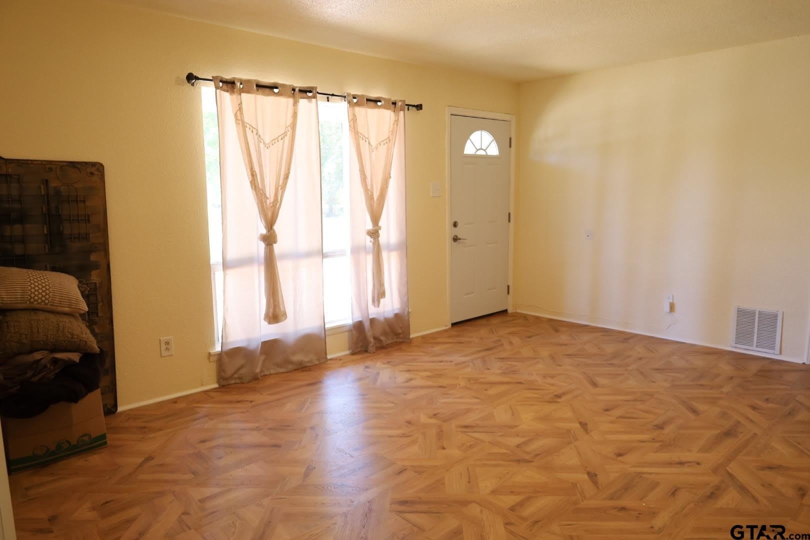 403 Wildwood Dr – photo 4