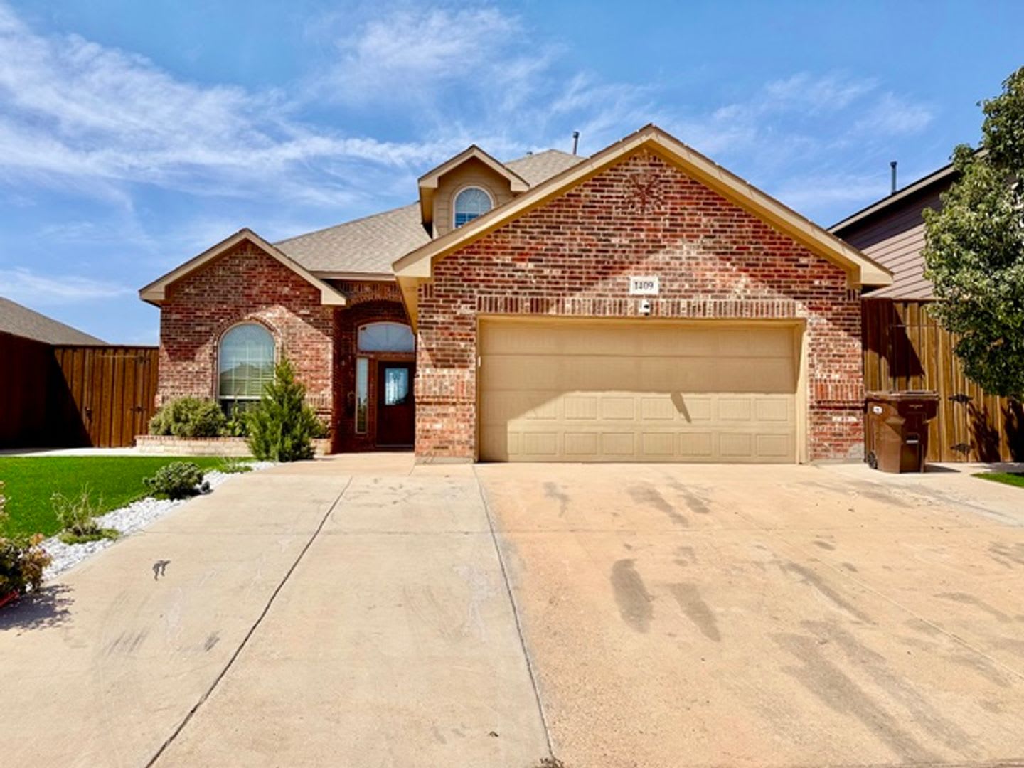 House For Rent – photo 1