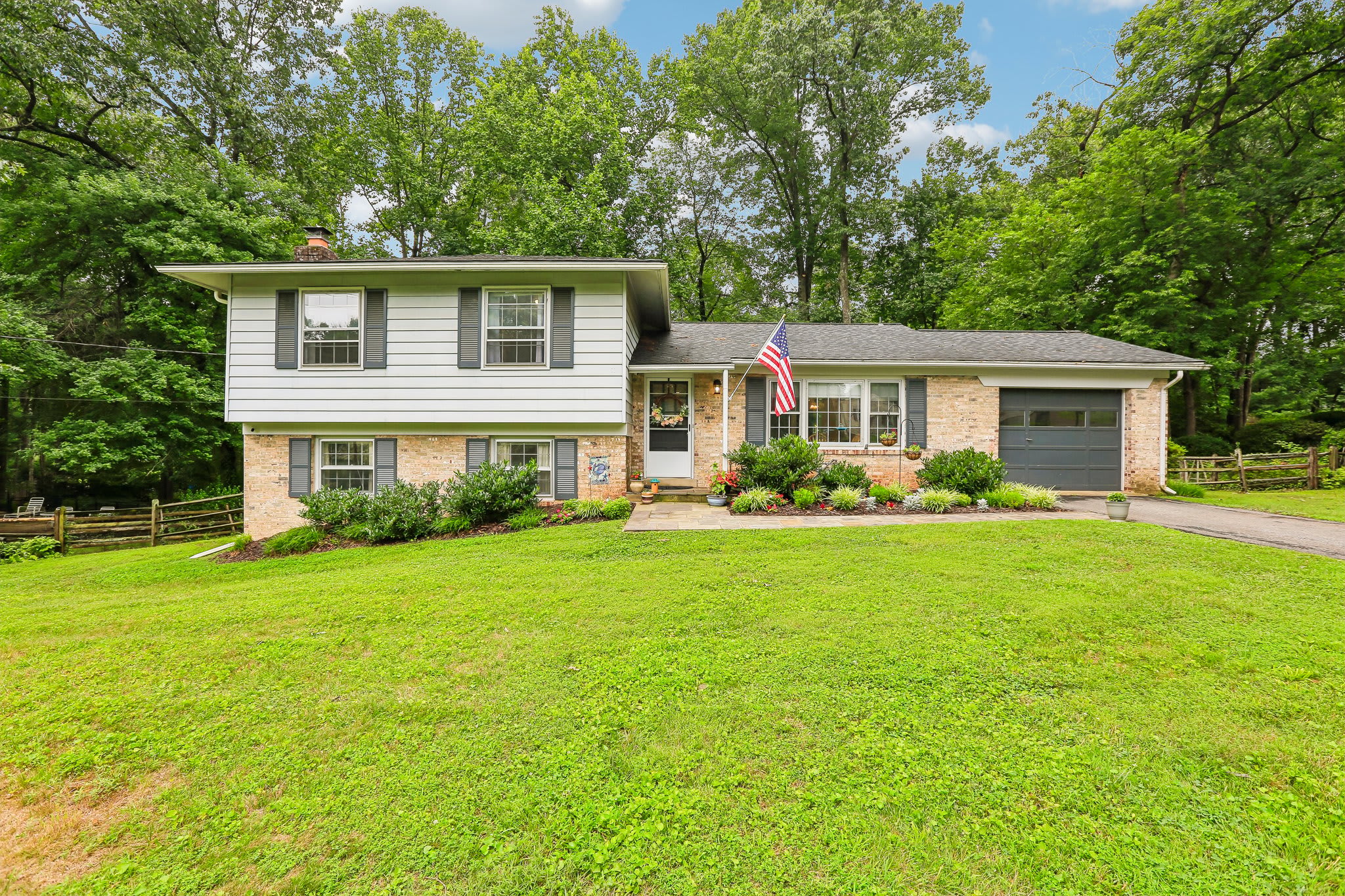 18033 Mill Creek Dr – photo 2