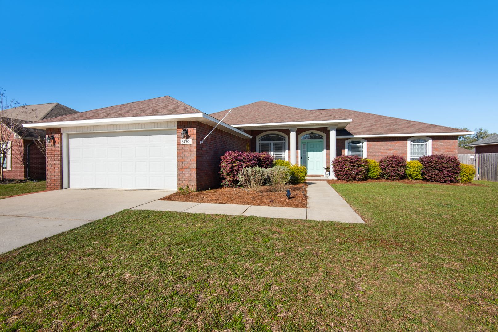 Splash in with a 4/2 pool home in Holly-Cliff Estates! – photo 2