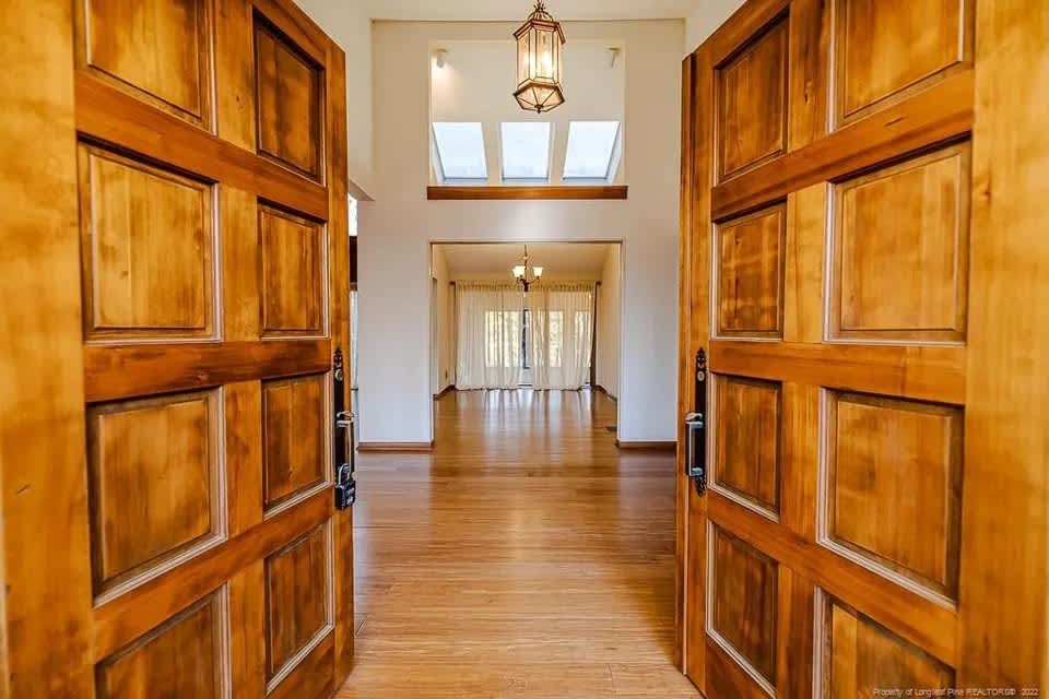 1906 Wedgewood Drive – photo 2