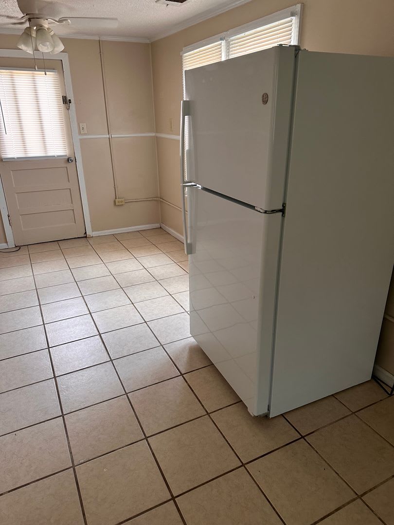 Adorable 2 Br 1 Ba Cute Affordable Home Fort Walton Beach Behind Ace Hardware Off Racetrack Road – photo 3