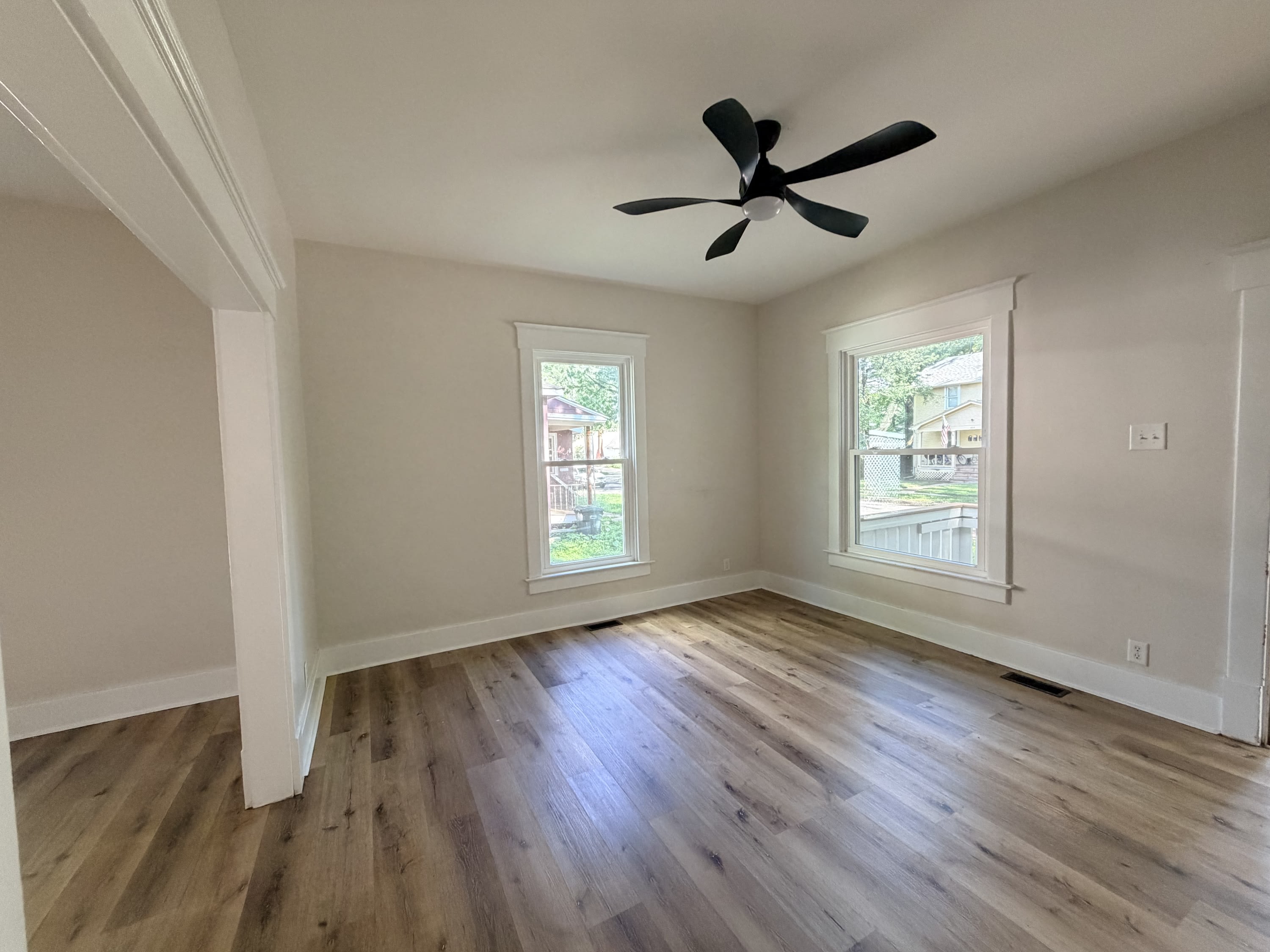 808 East High Street – photo 3