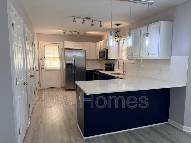 1028 Kent St – photo 2