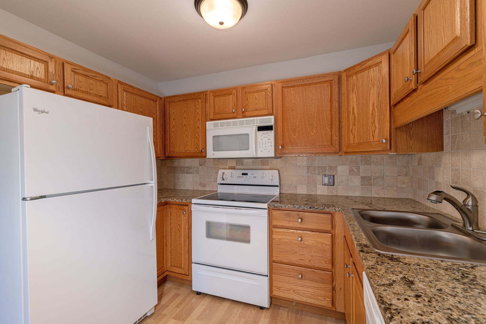 JUST LISTED: 2BDR/2BTH CONDO IN HEATHER GARDENS $2095 Available Oct. 1st – photo 3